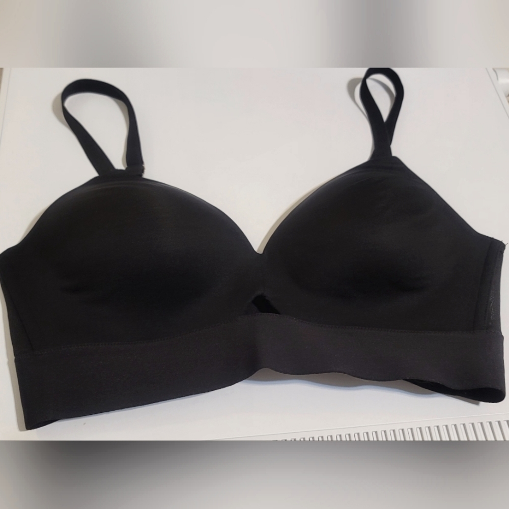 ✨SPANX✨ Mesh Panel Medium Impact Sports Bra